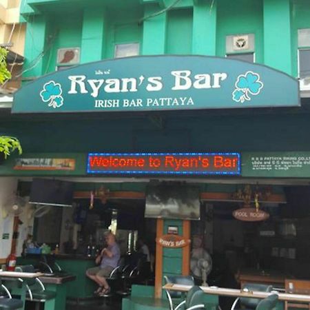 Hotel Ryan'S Bar à Pattaya Extérieur photo