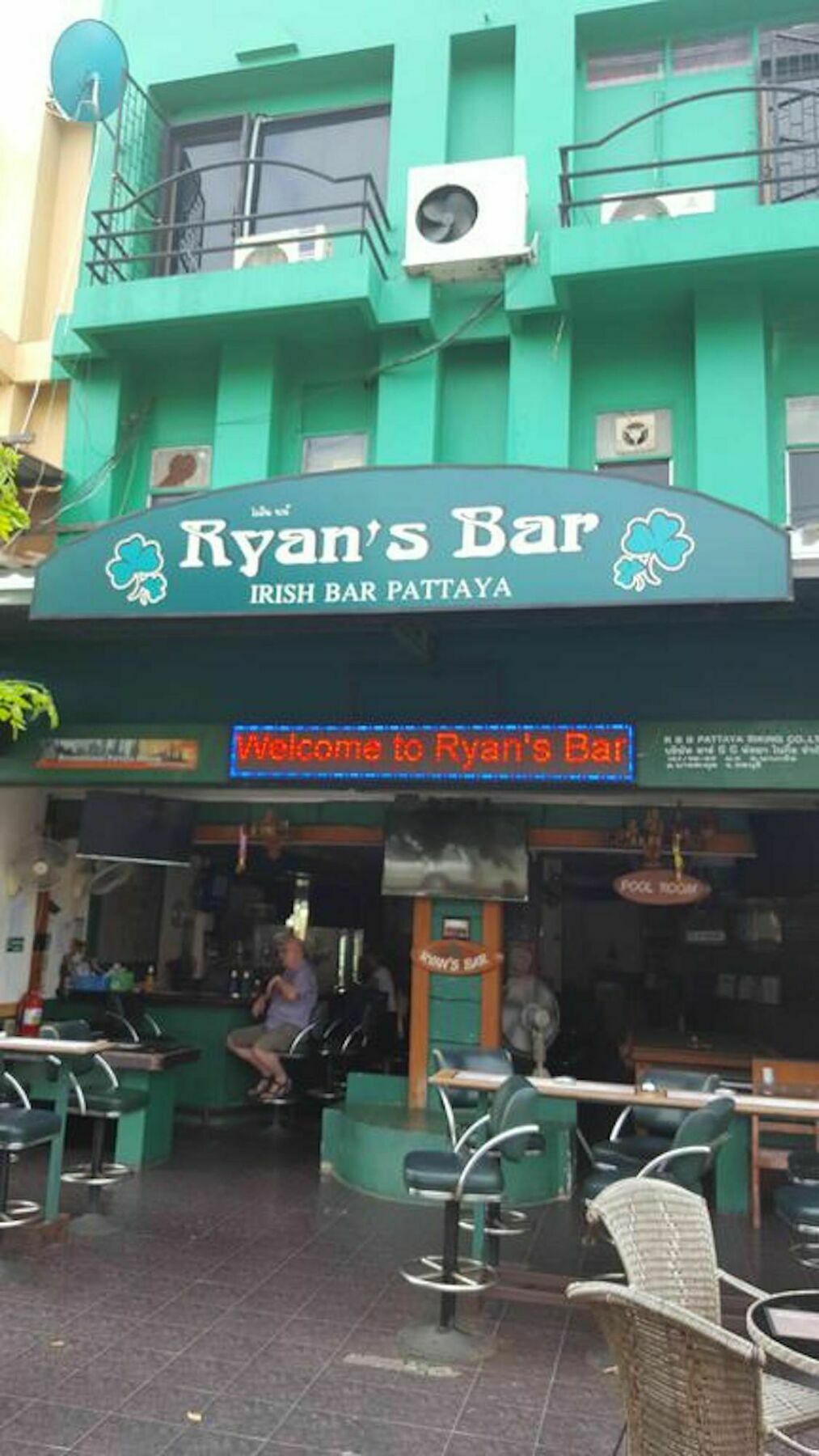 Hotel Ryan'S Bar à Pattaya Extérieur photo